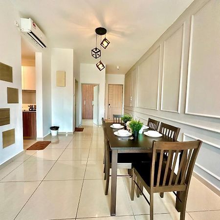 Seasons Luxury Apartment By Jk Home Джохор-Бару Экстерьер фото