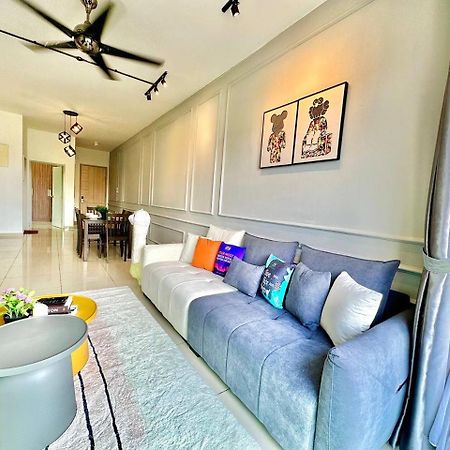 Seasons Luxury Apartment By Jk Home Джохор-Бару Экстерьер фото