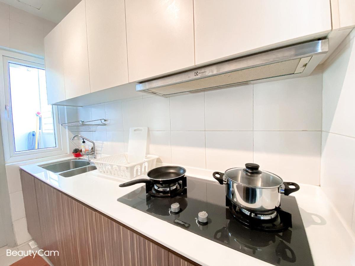 Seasons Luxury Apartment By Jk Home Джохор-Бару Экстерьер фото